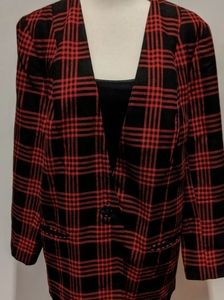 Women's Plaid Blazer, black and red. Size 14